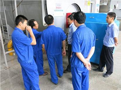 Henan Yuntian realitza inspeccions de seguretat per equips de grua d'estiu.jpg Henan Yuntian conducts summer crane equipment safety inspections.jpg