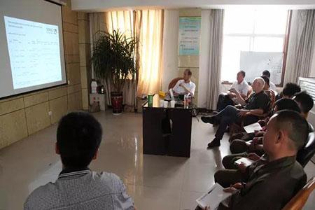 Els experts alemanys realitzen una formació teòrica i pràctica per als soldadors de la nostra empresa 612112017.jpg German experts conduct theoretical and practical training for our company’s welders612112017.jpg