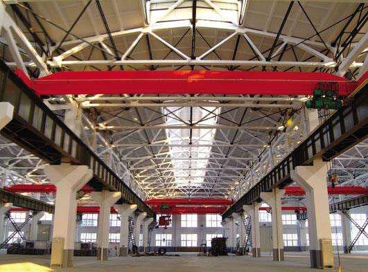 Grua de sobrecàrrega d'una sola capçalera per a la construcció d'estalvi Cost.jpg Lowhead Room Single Girder Overhead Crane for Saving Construction Cost.jpg