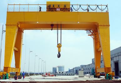 Grua gantry de doble giratòria en forma d'A