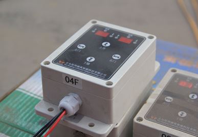 Sistema de trucades de capes d'elevació de construcció