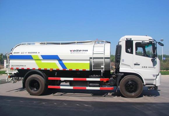 Camió de reg per aspersió